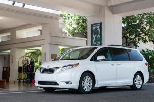 2016_toyota_sienna_f34_ns_120815_600