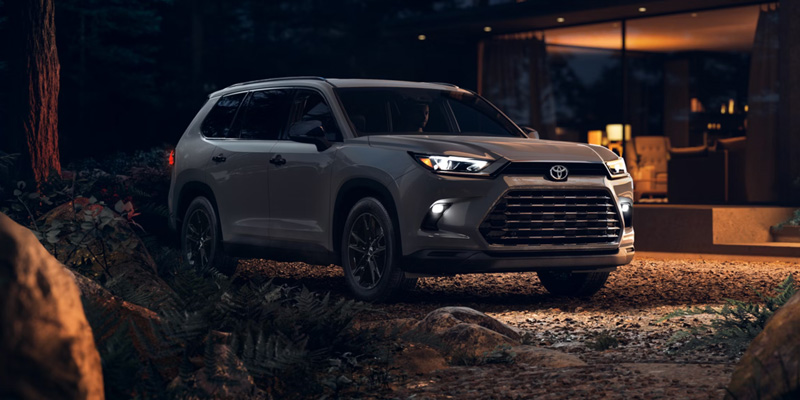 A 2026 Grand Highlander parked outside a chic home in Ardmore, PA