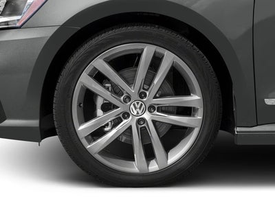 2017 Volkswagen Passat R-Line with Comfort Pkg