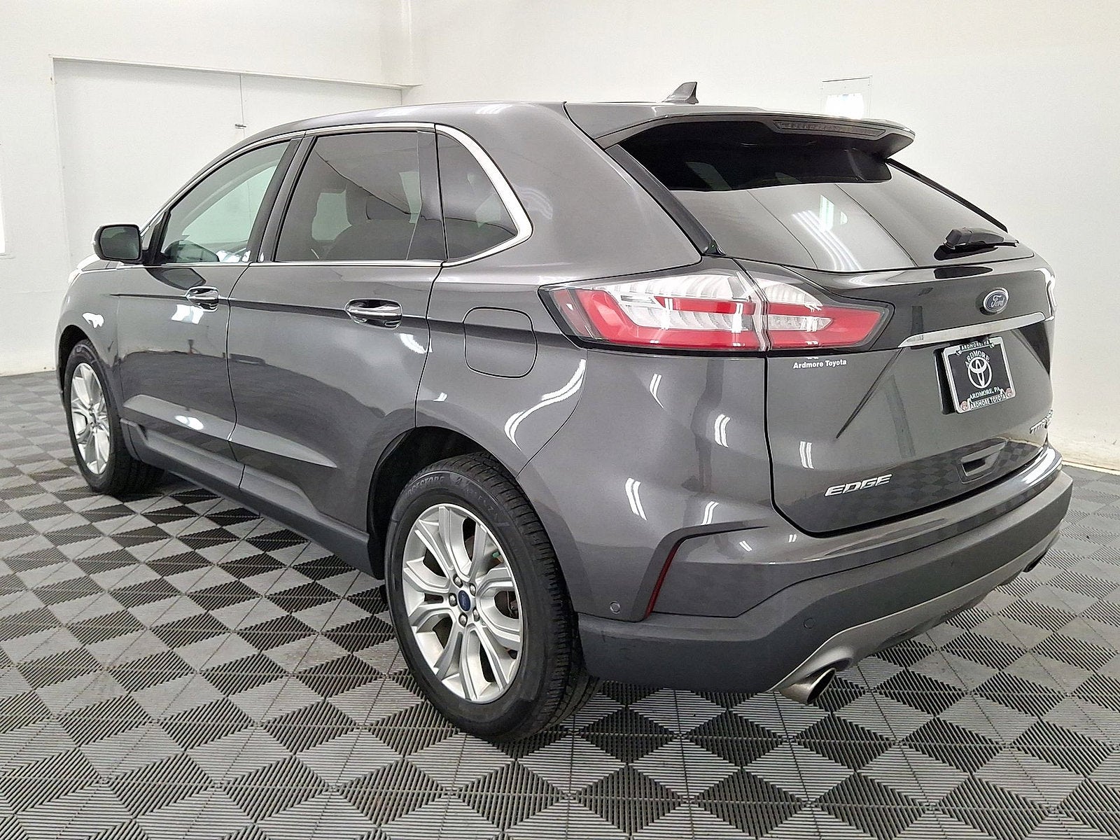 2020 Ford Edge Titanium