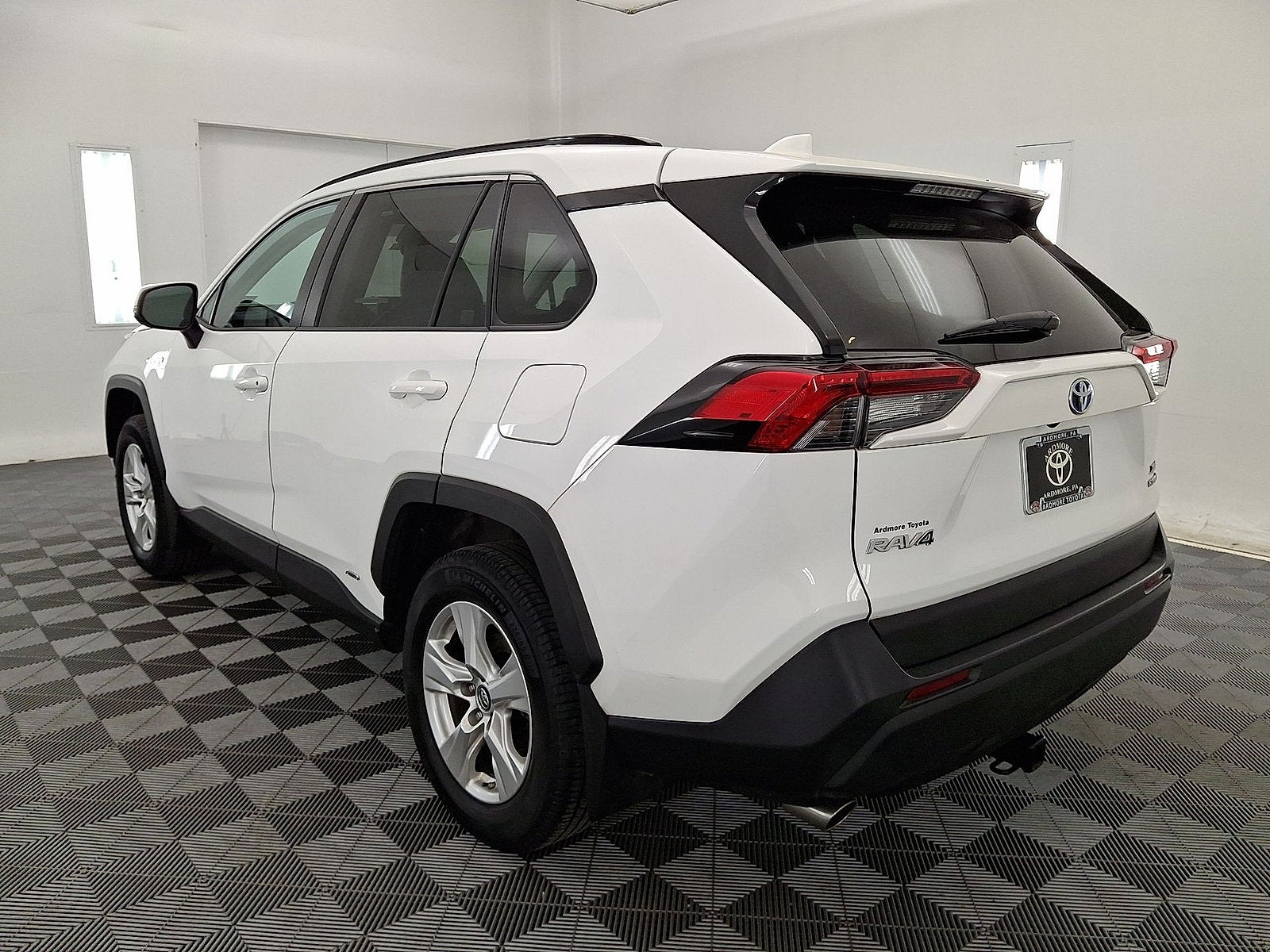 2019 Toyota RAV4 Hybrid XLE