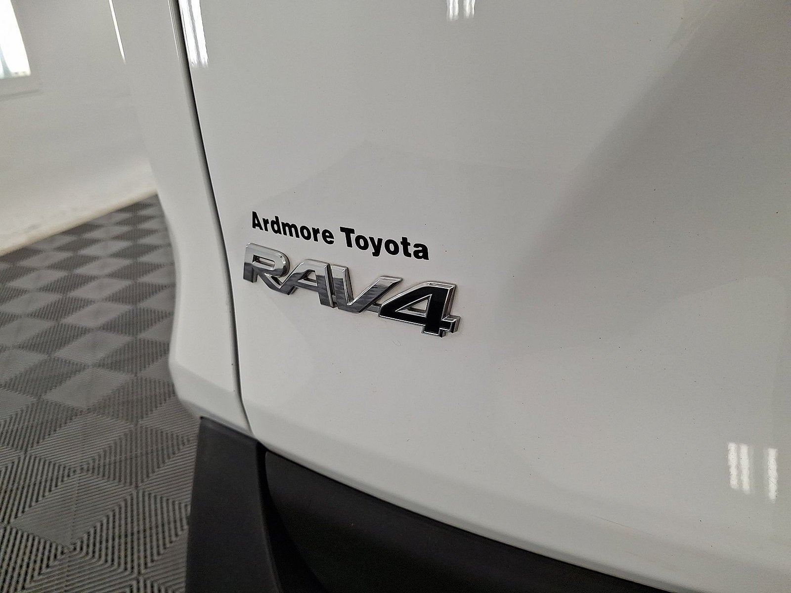 2019 Toyota RAV4 Hybrid XLE