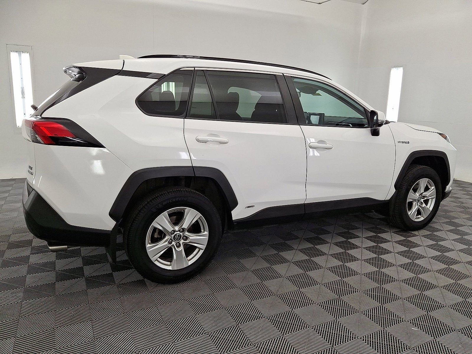2019 Toyota RAV4 Hybrid XLE