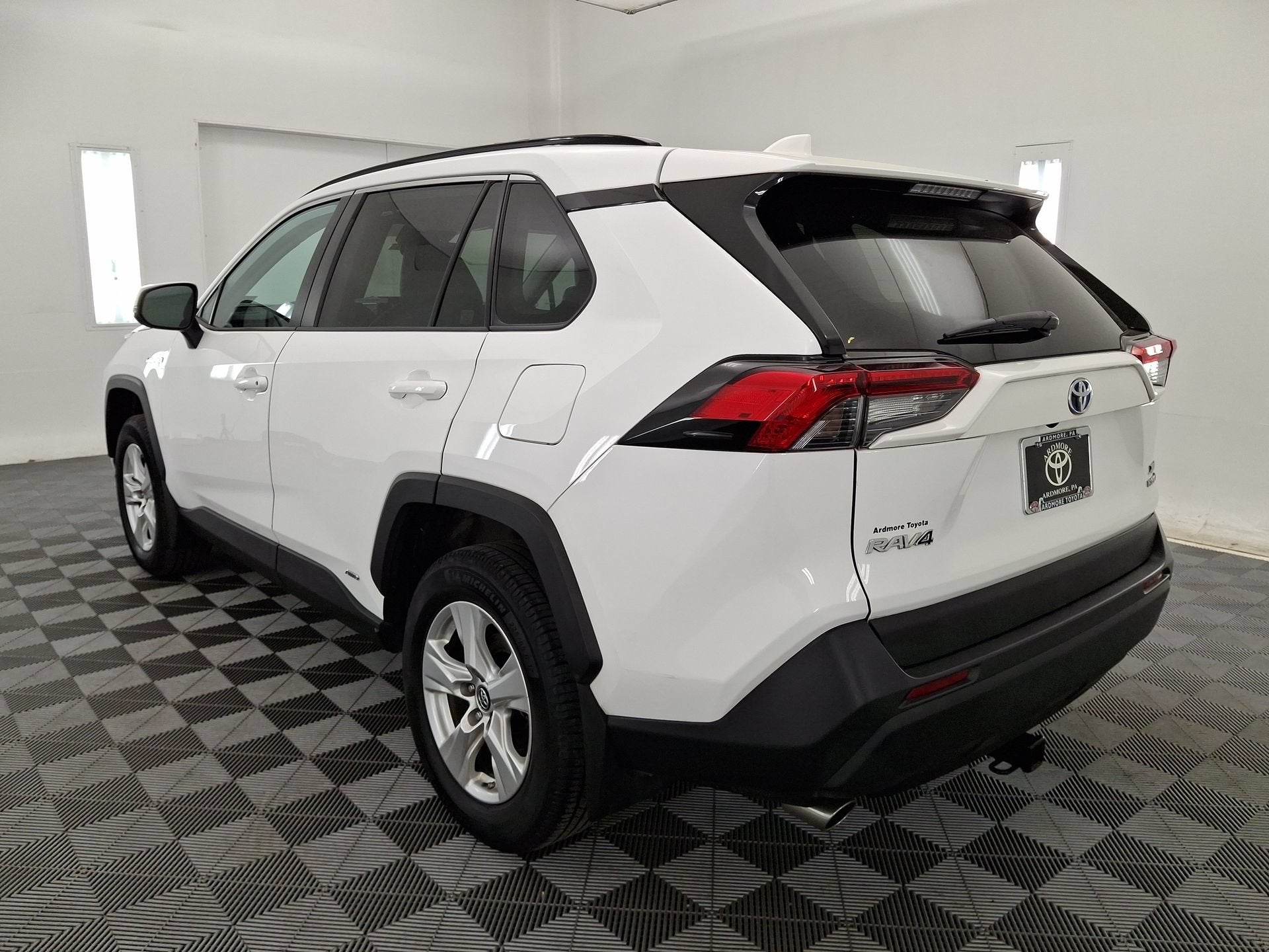2019 Toyota RAV4 Hybrid XLE