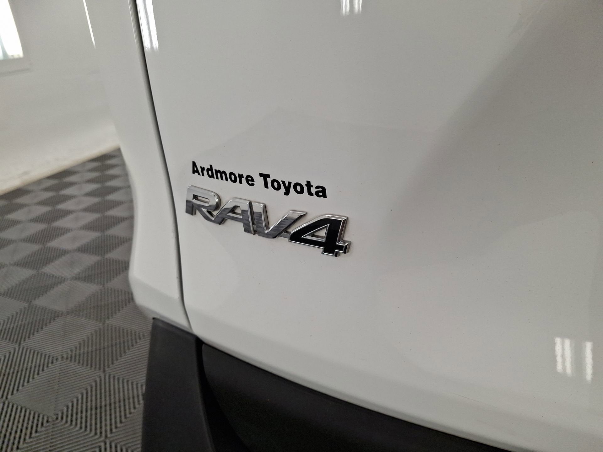 2019 Toyota RAV4 Hybrid XLE