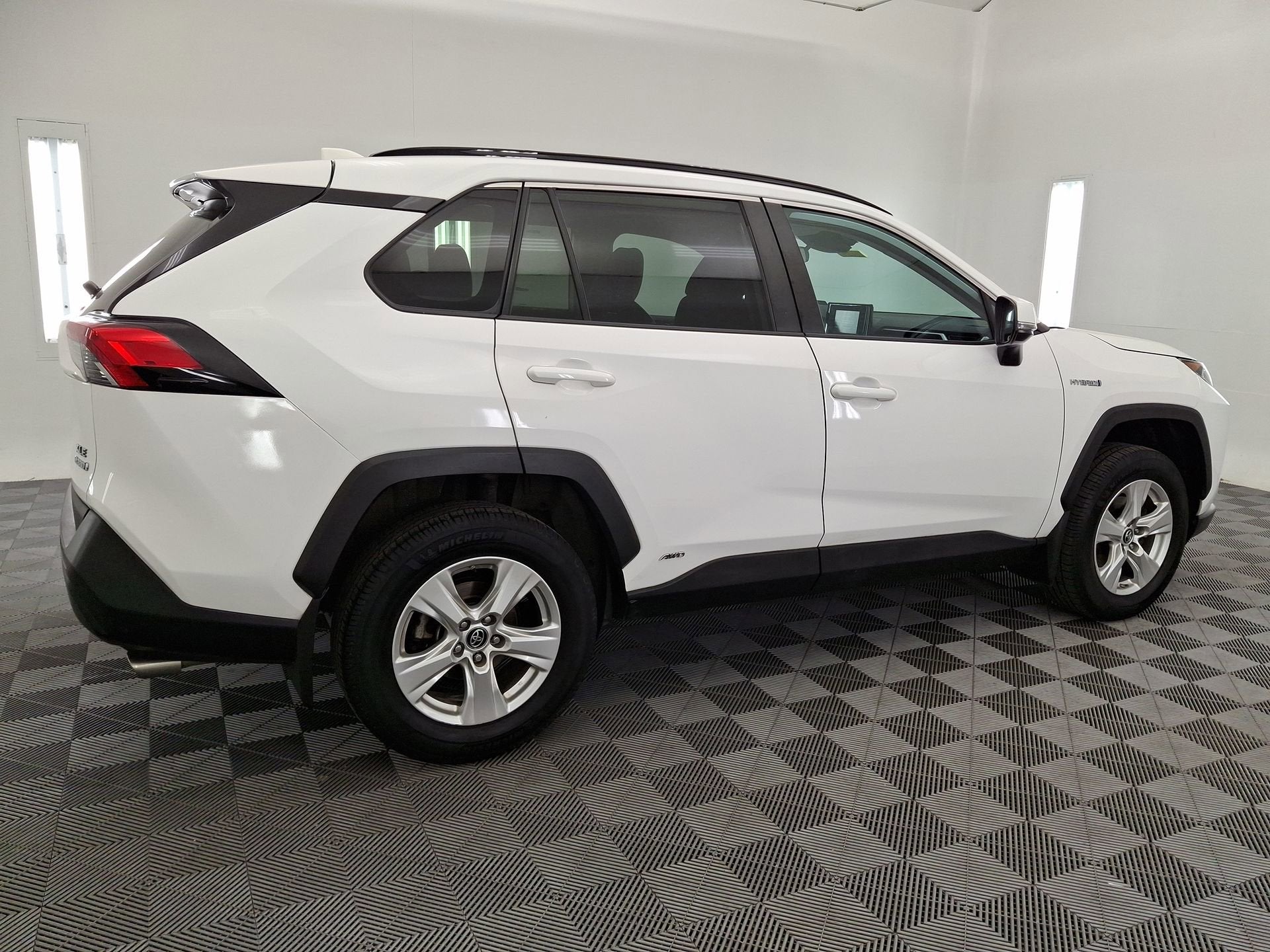2019 Toyota RAV4 Hybrid XLE