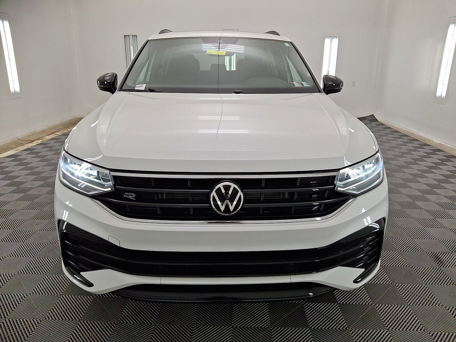 2024 Volkswagen Tiguan SE R-Line Black