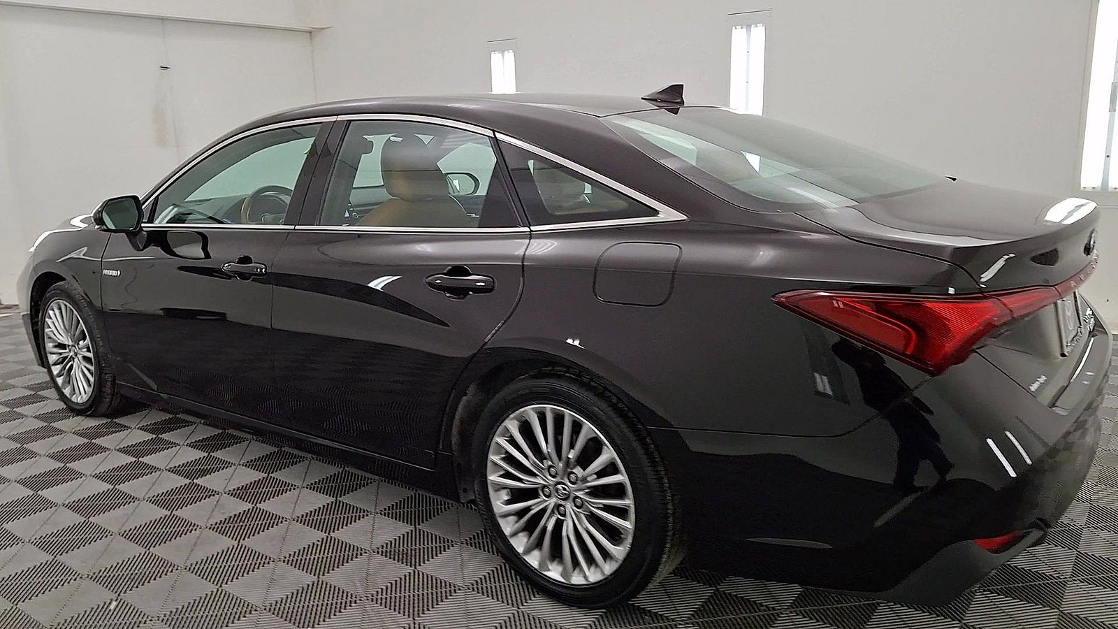 2019 Toyota Avalon Hybrid Limited