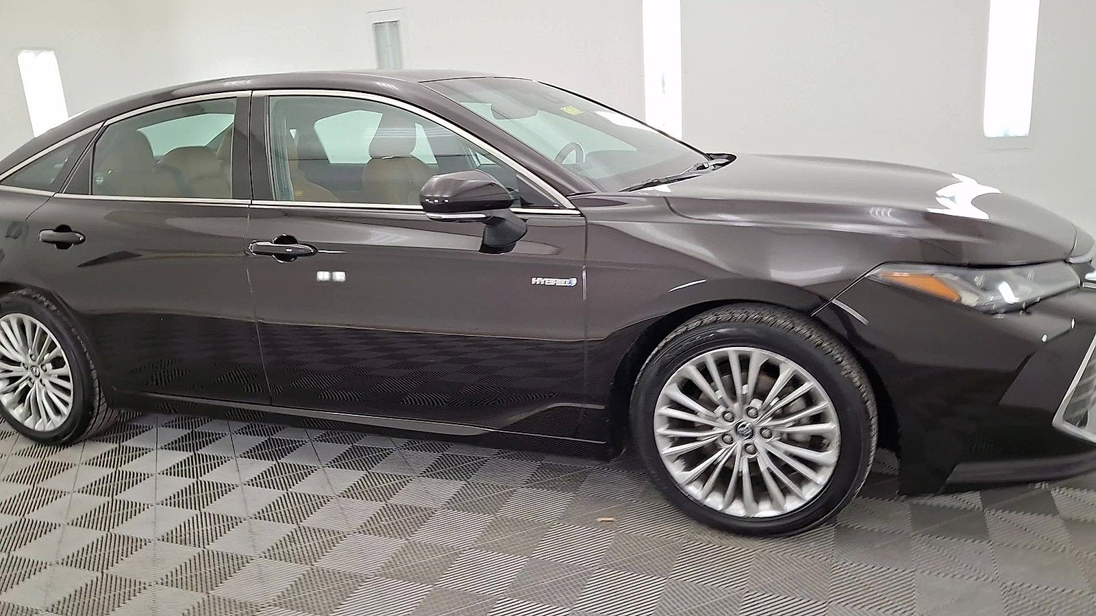 2019 Toyota Avalon Hybrid Limited