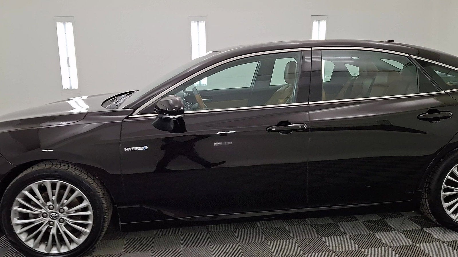 2019 Toyota Avalon Hybrid Limited