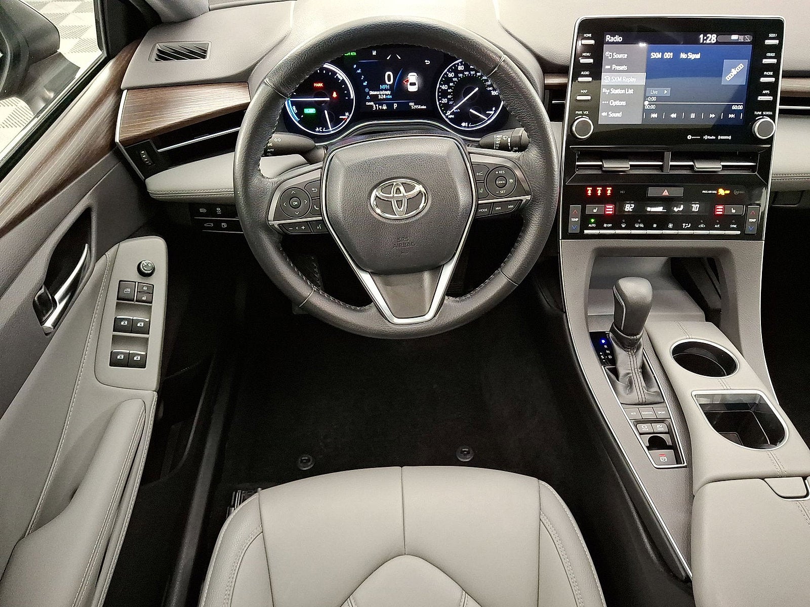2019 Toyota Avalon Hybrid XLE