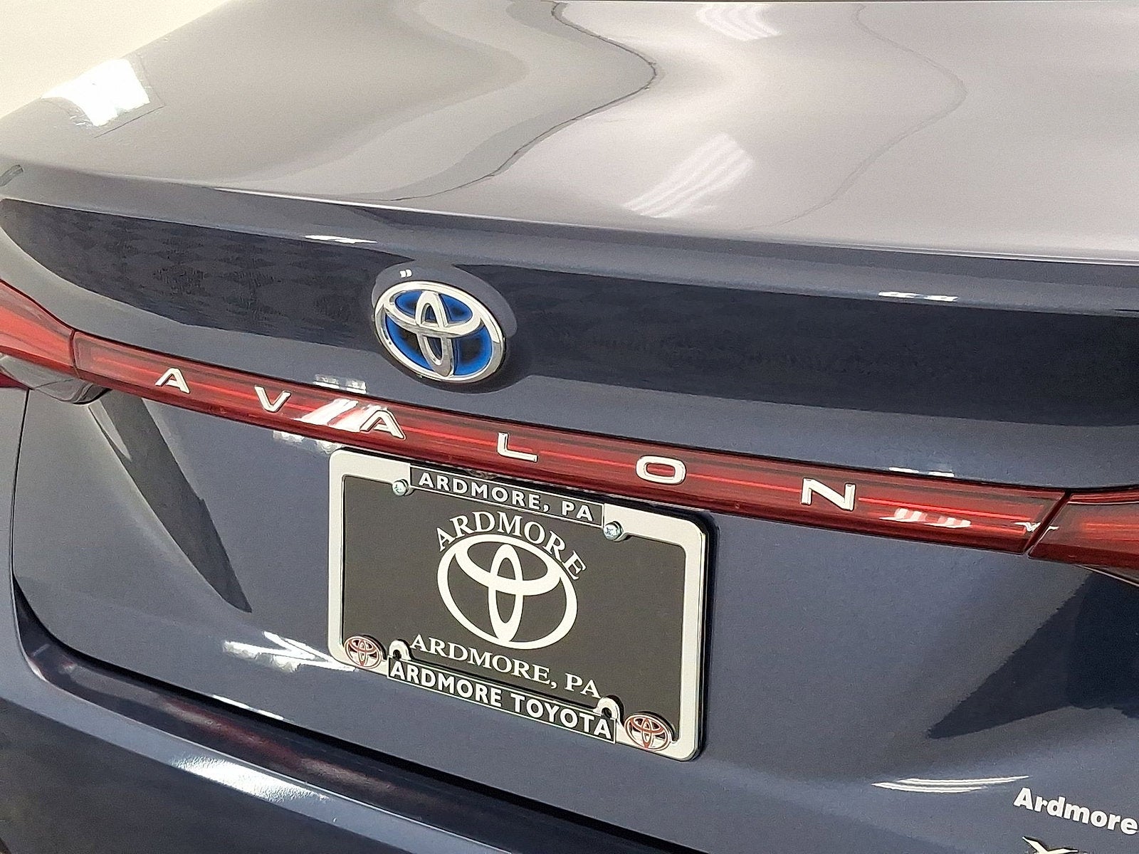 2019 Toyota Avalon Hybrid XLE