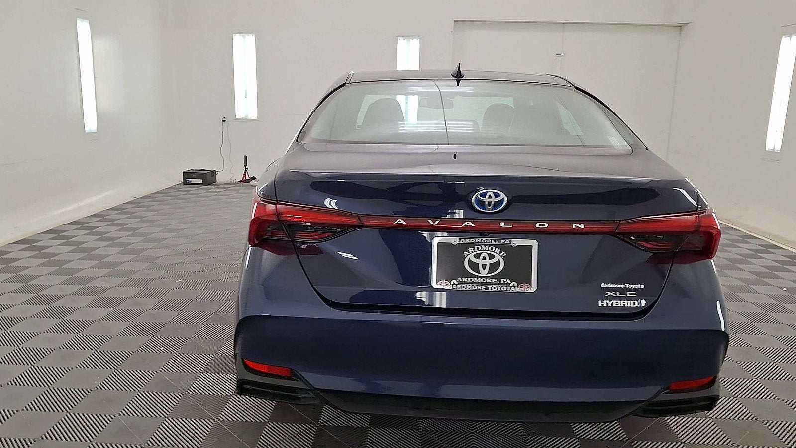 2019 Toyota Avalon Hybrid XLE