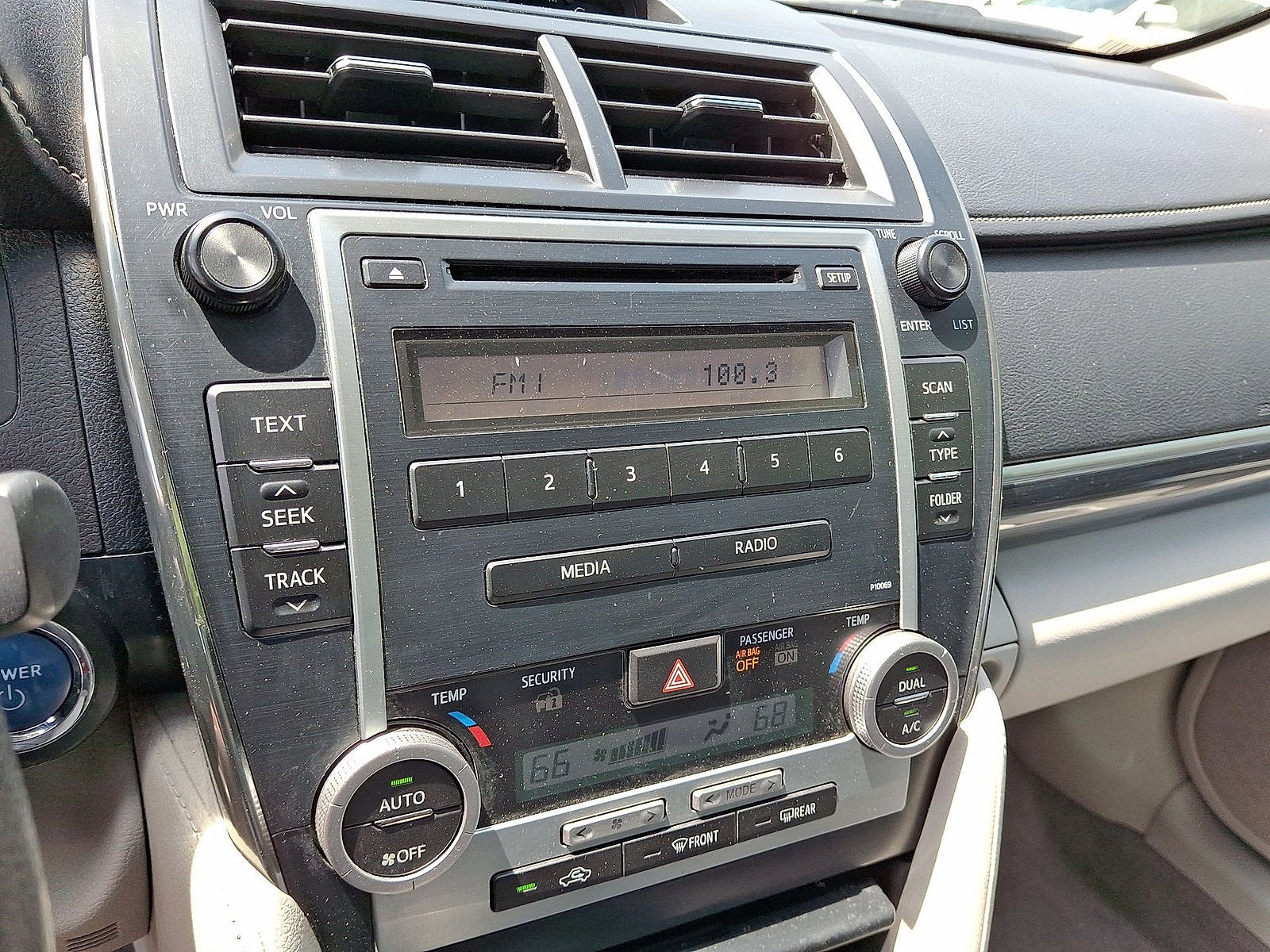 2012 Toyota Camry Hybrid LE