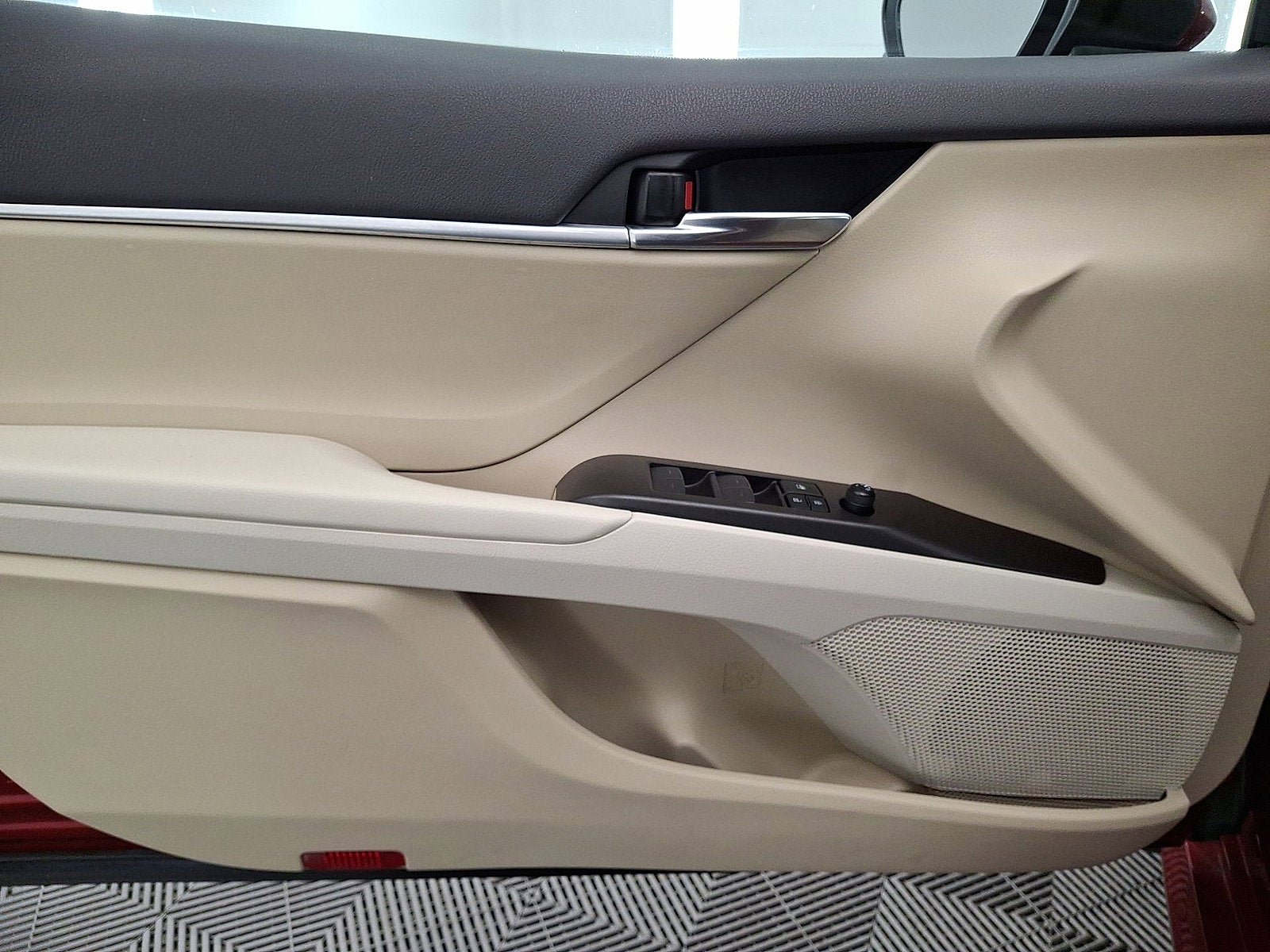 2022 Toyota Camry Hybrid LE