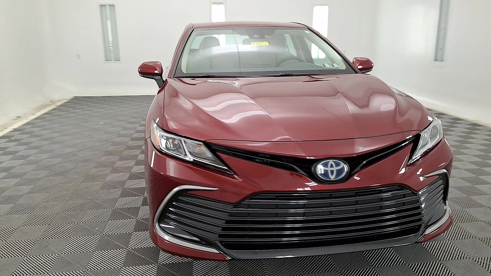 2022 Toyota Camry Hybrid LE