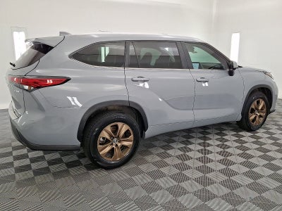 2023 Toyota Highlander Hybrid Bronze Edition