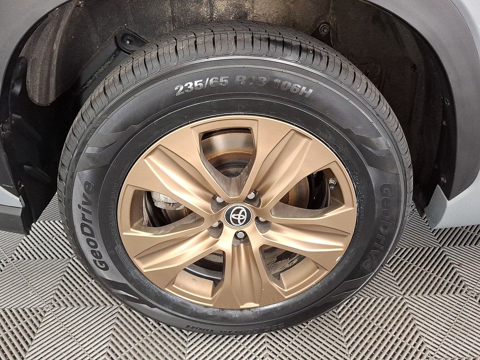 2023 Toyota Highlander Hybrid Bronze Edition