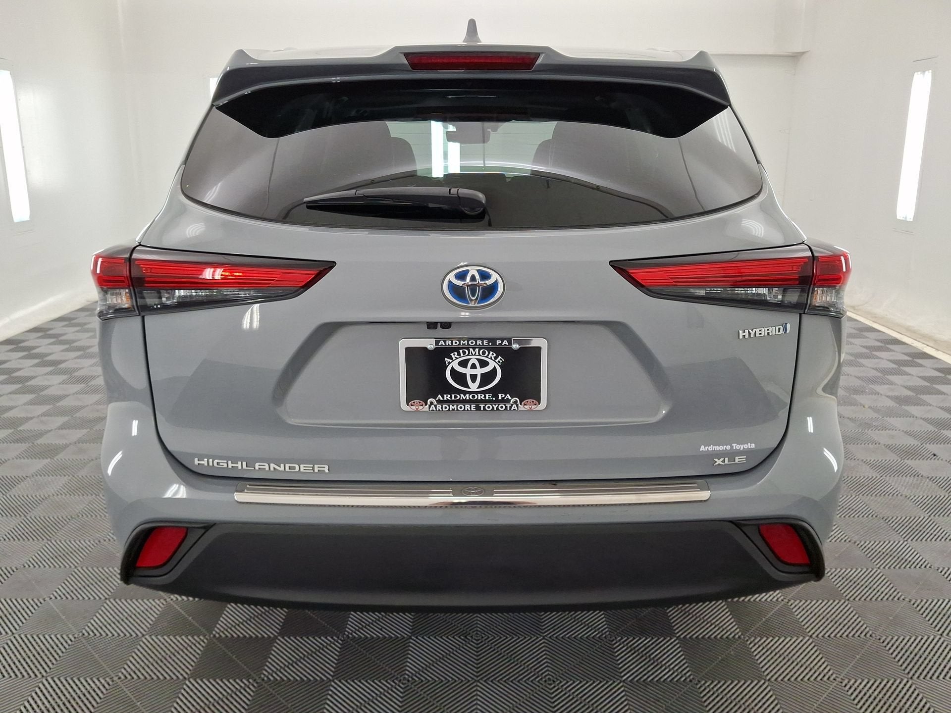 2023 Toyota Highlander Hybrid Bronze Edition