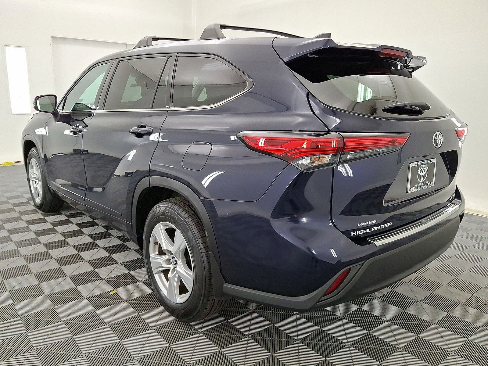 2022 Toyota Highlander LE