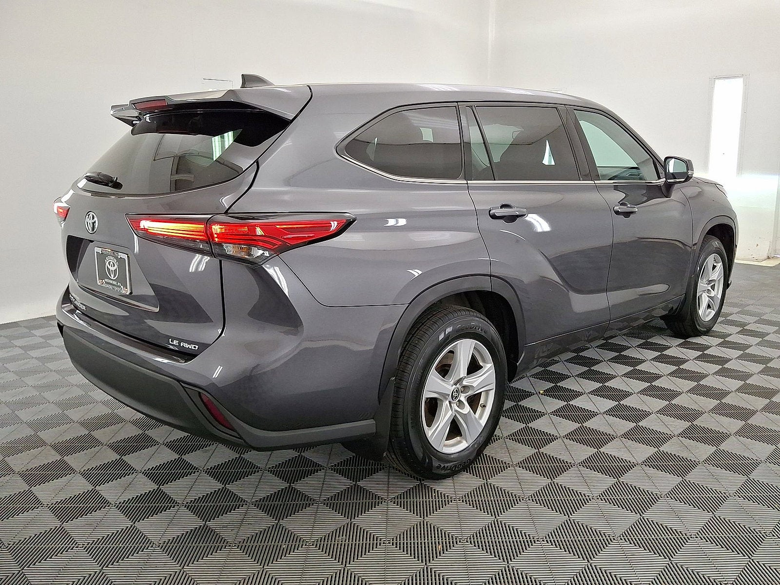 2022 Toyota Highlander LE