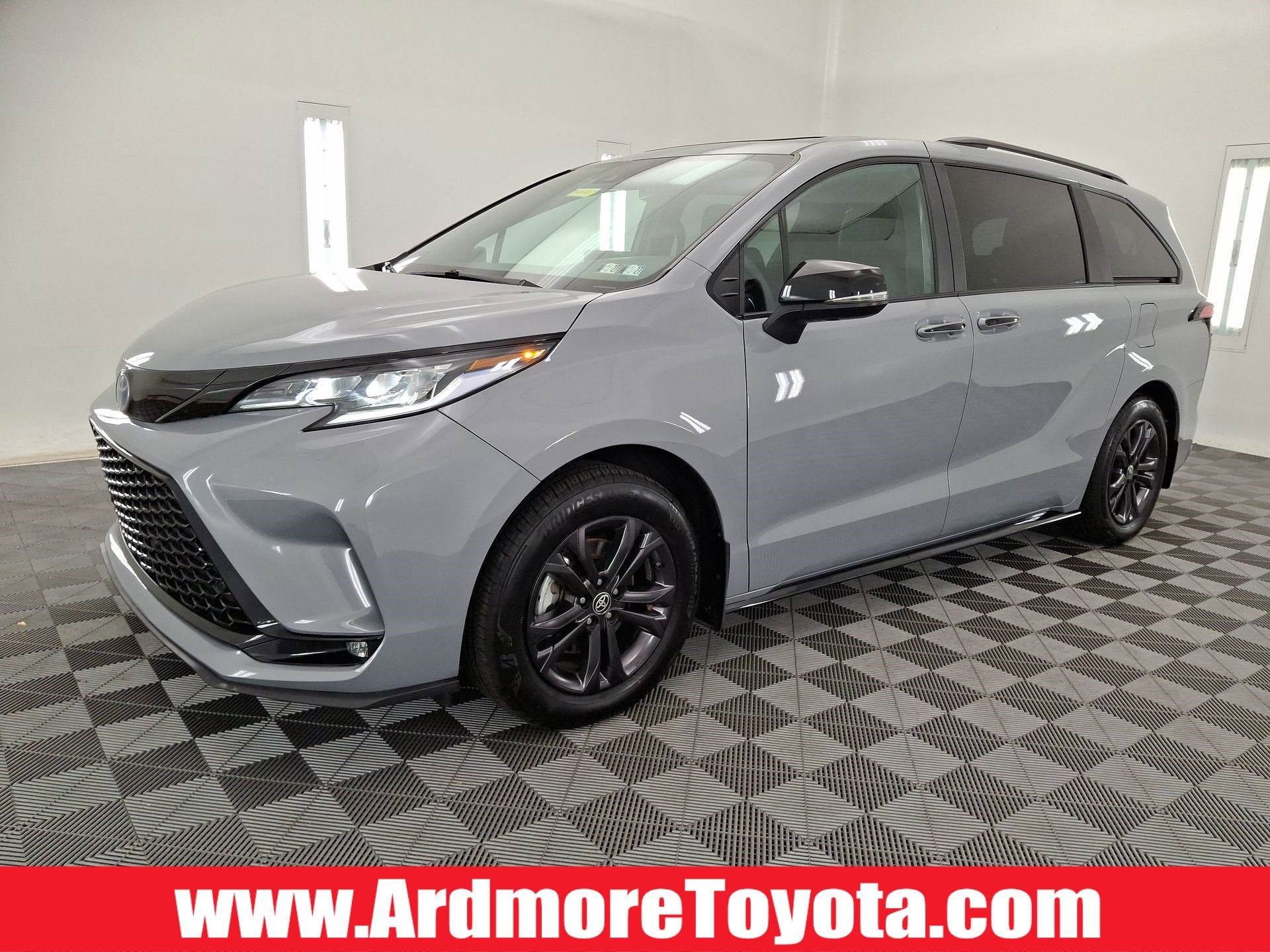 2025 Toyota Sienna XSE