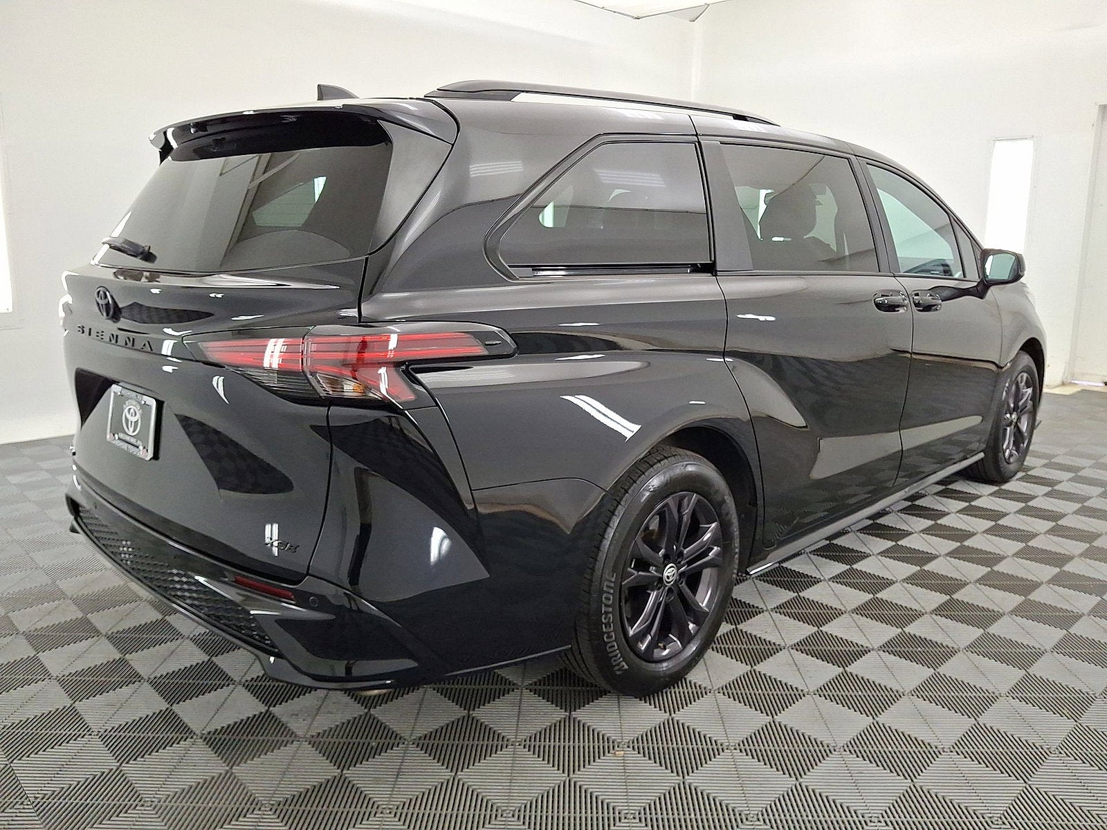 2025 Toyota Sienna XSE