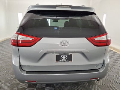 2019 Toyota Sienna XLE