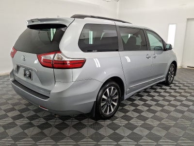 2019 Toyota Sienna XLE