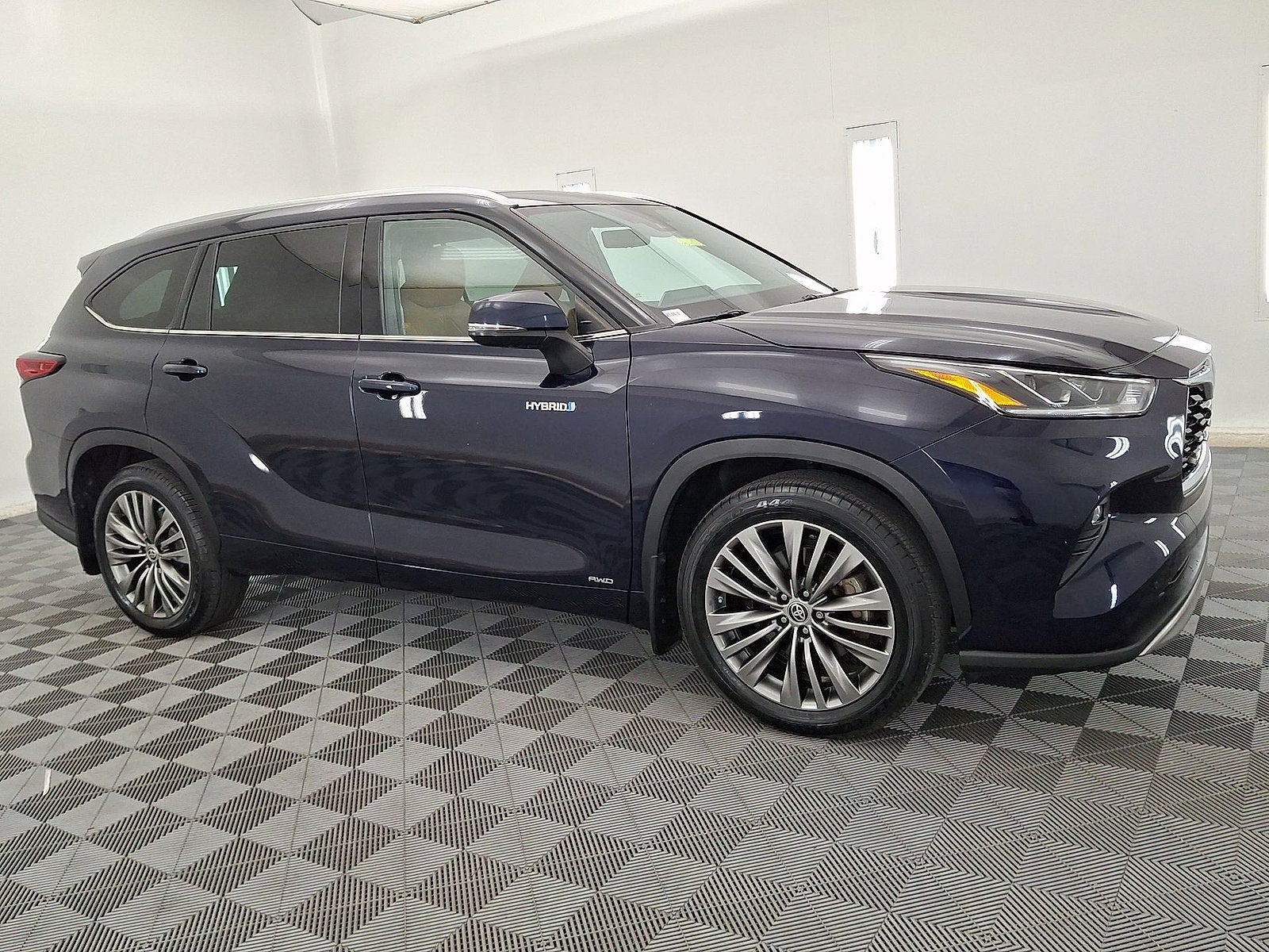 2020 Toyota Highlander Hybrid Platinum