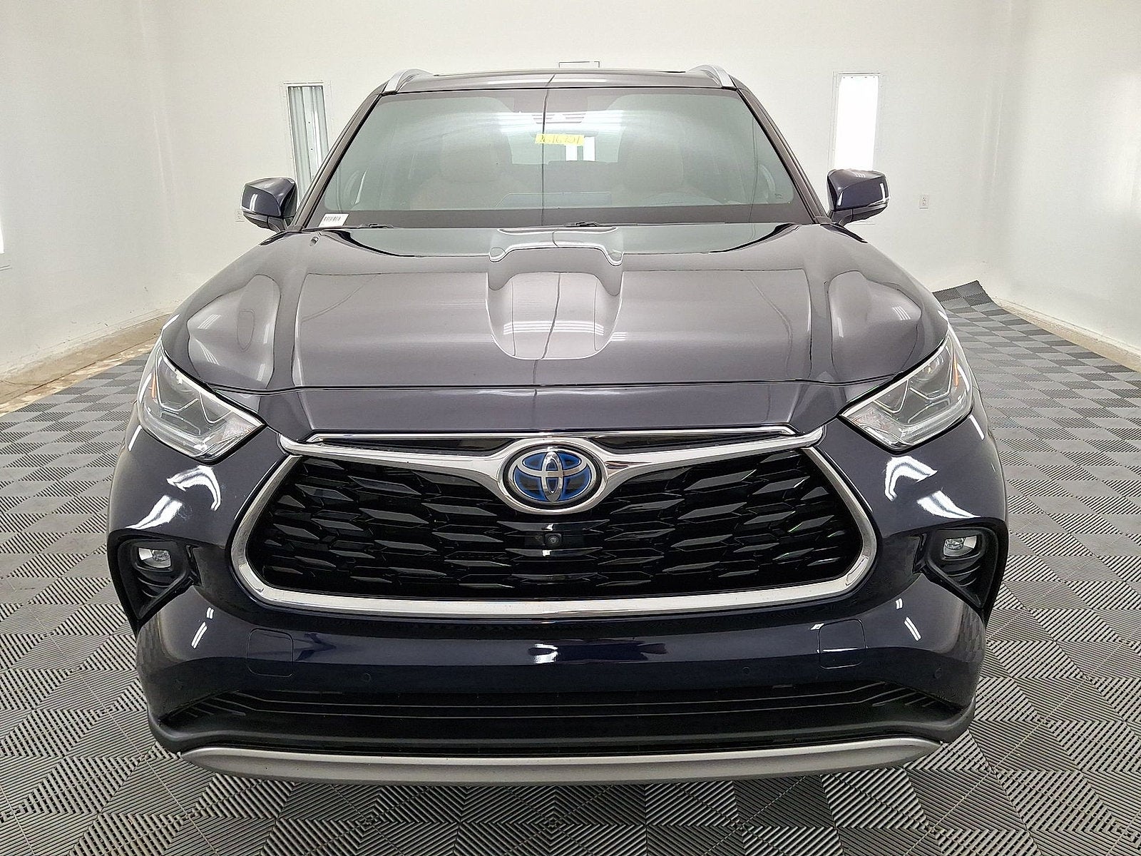 2020 Toyota Highlander Hybrid Platinum