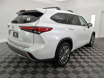 2022 Toyota Highlander Platinum