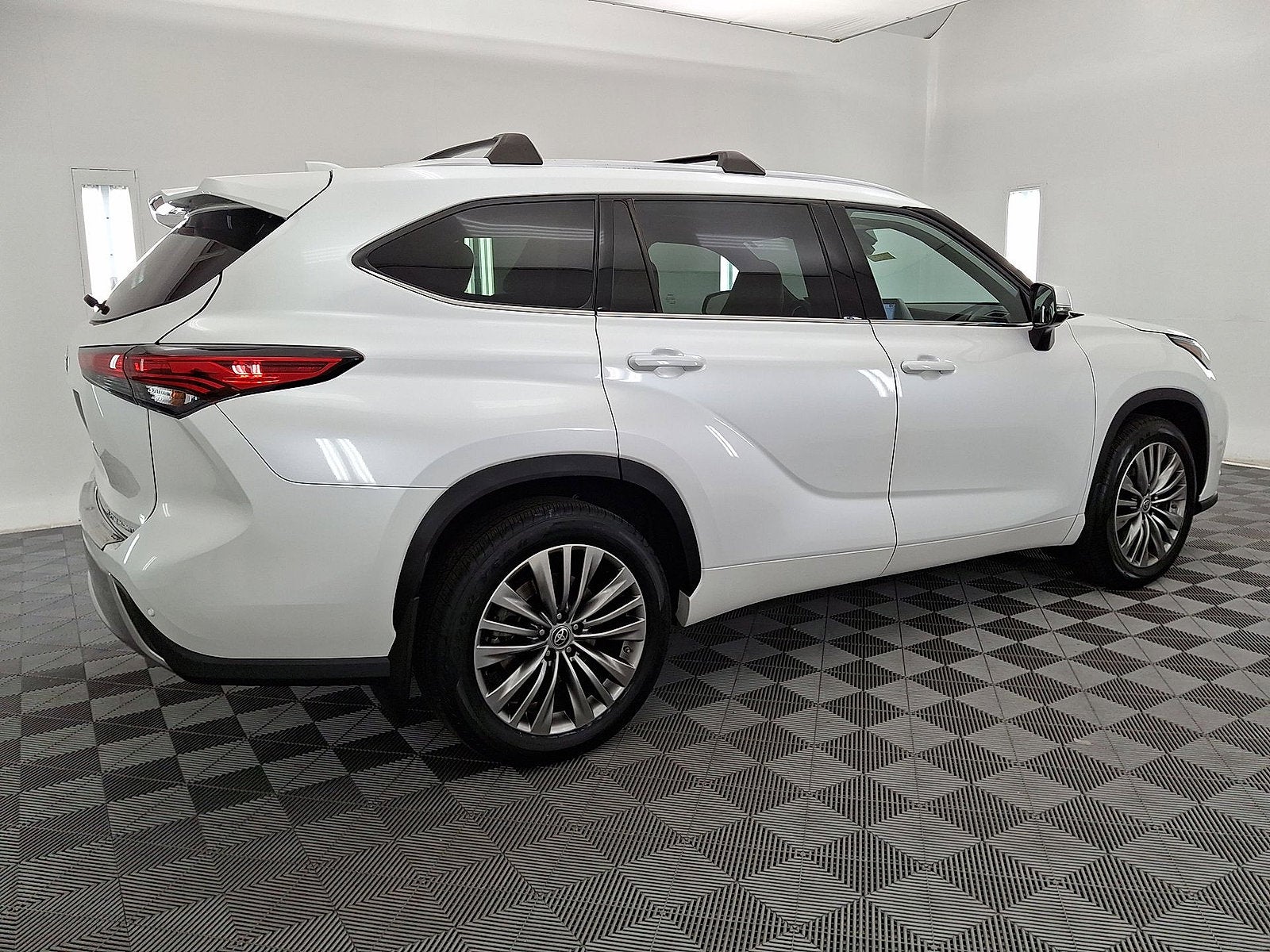 2022 Toyota Highlander Platinum