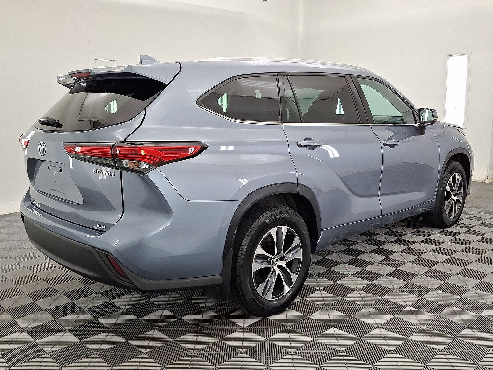 2021 Toyota Highlander Hybrid XLE