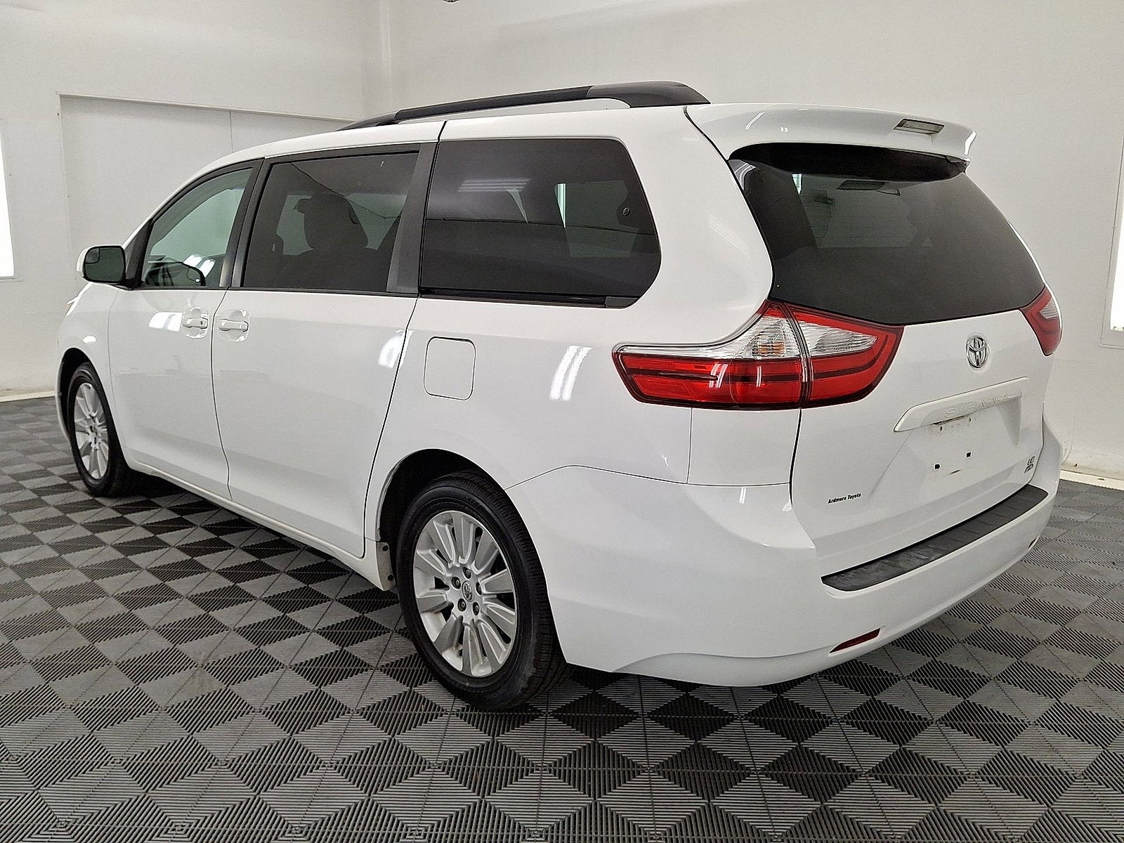 2015 Toyota Sienna LE