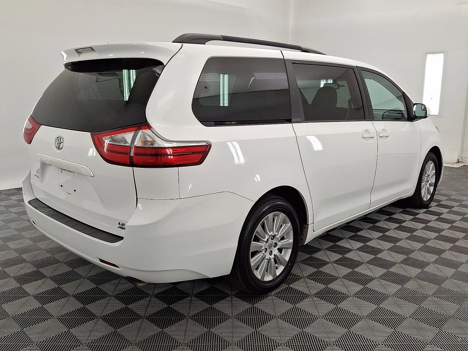 2015 Toyota Sienna LE