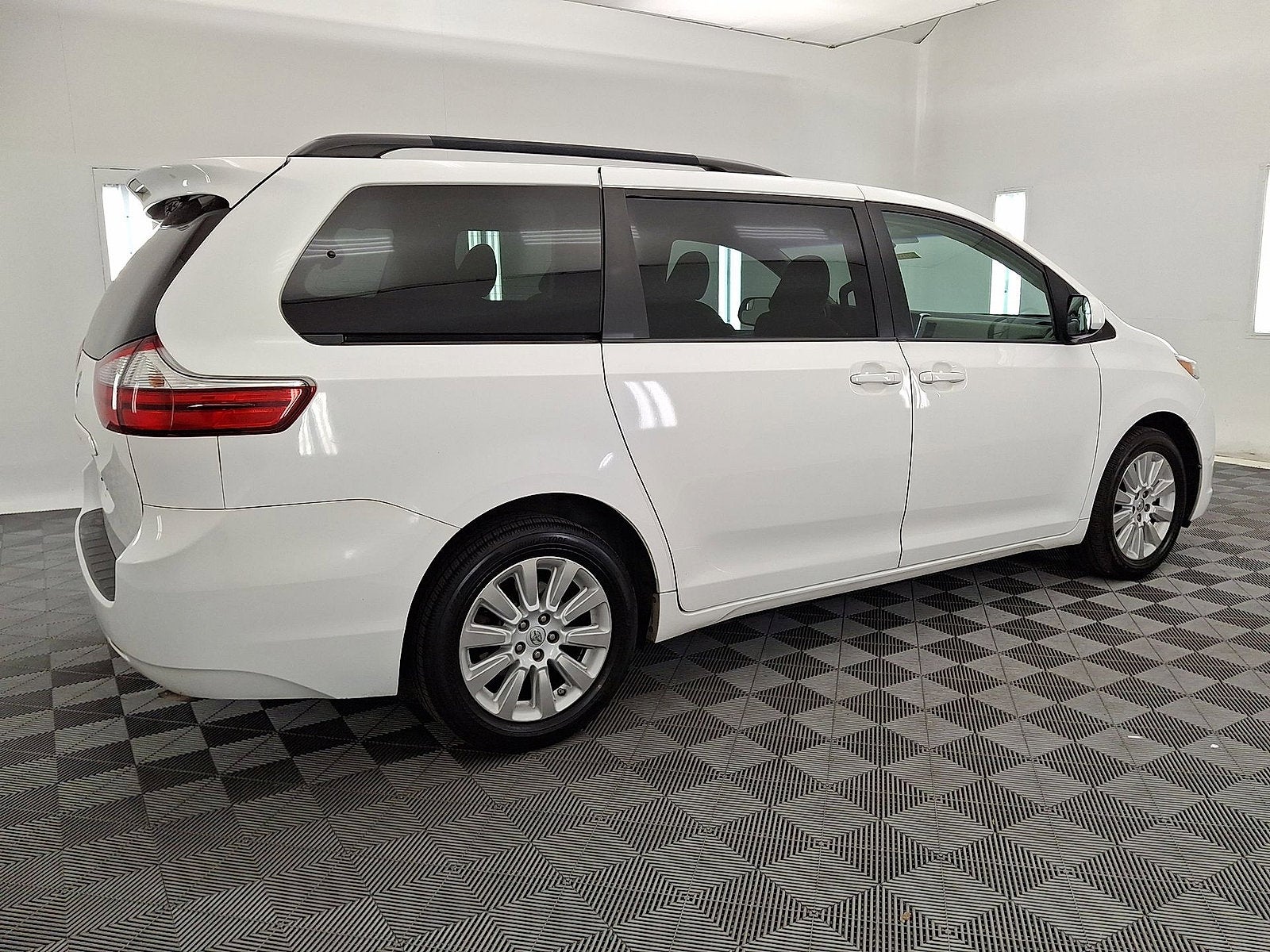 2015 Toyota Sienna LE