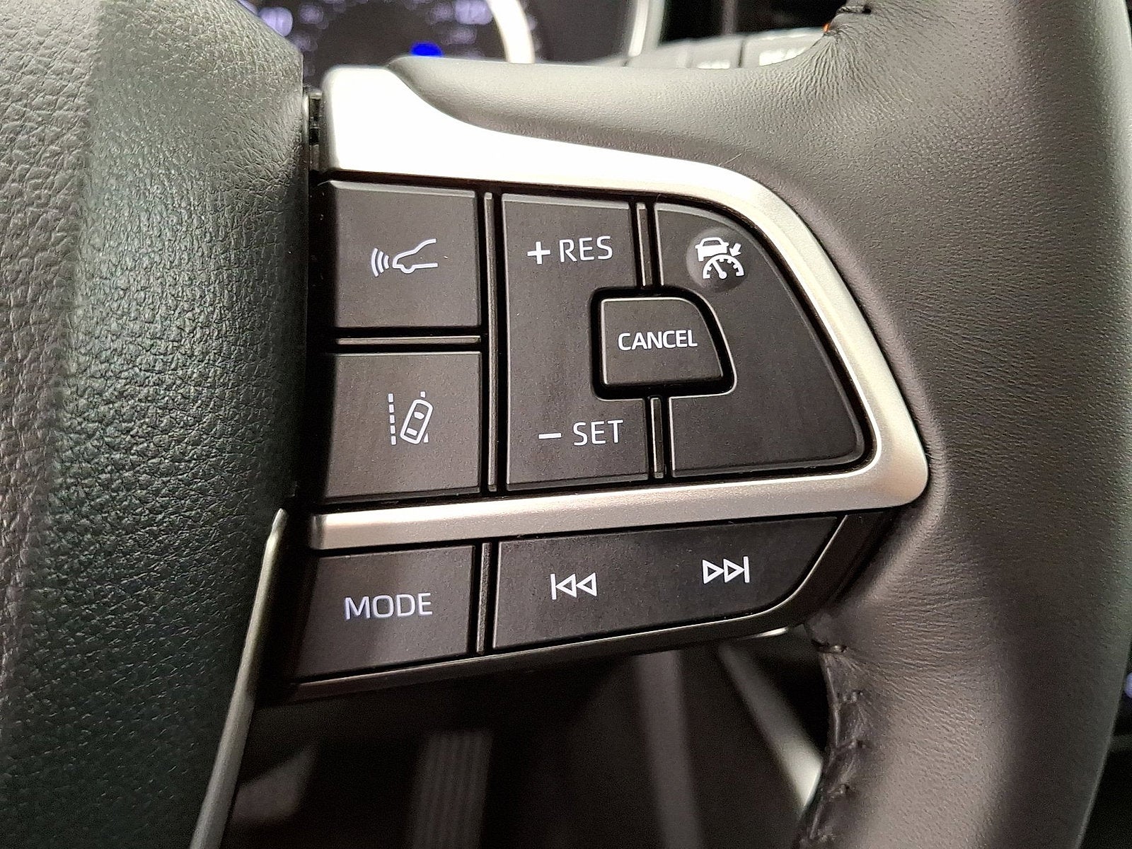 2024 Toyota Highlander Hybrid XLE Nightshade