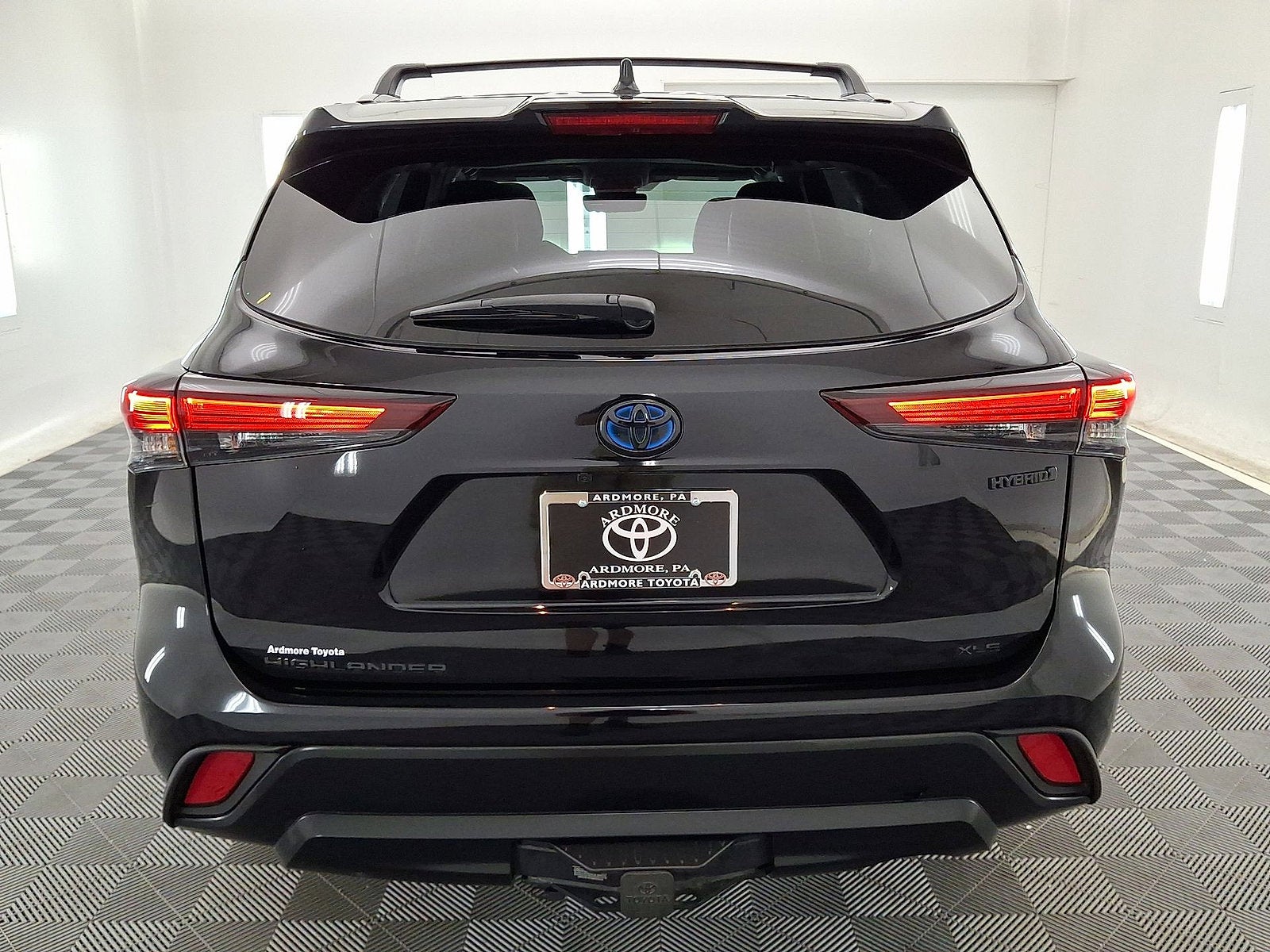 2024 Toyota Highlander Hybrid XLE Nightshade