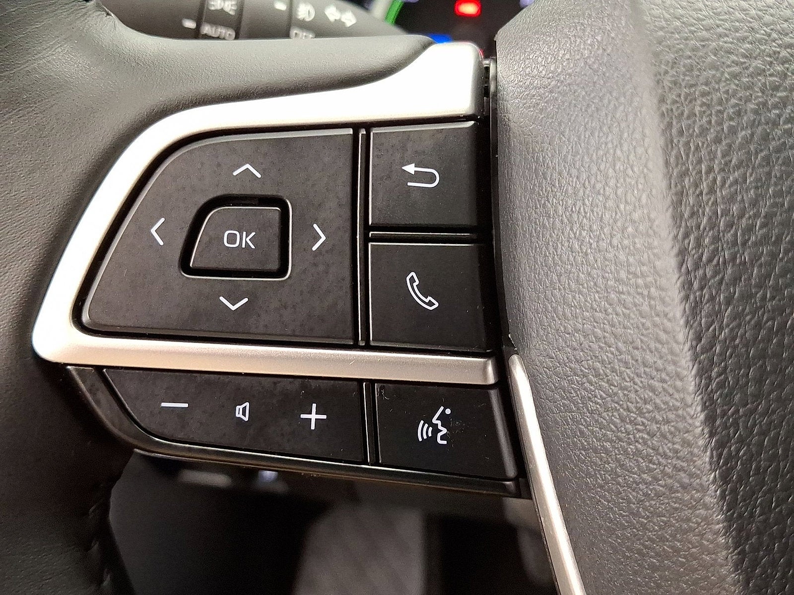2024 Toyota Highlander Hybrid XLE Nightshade