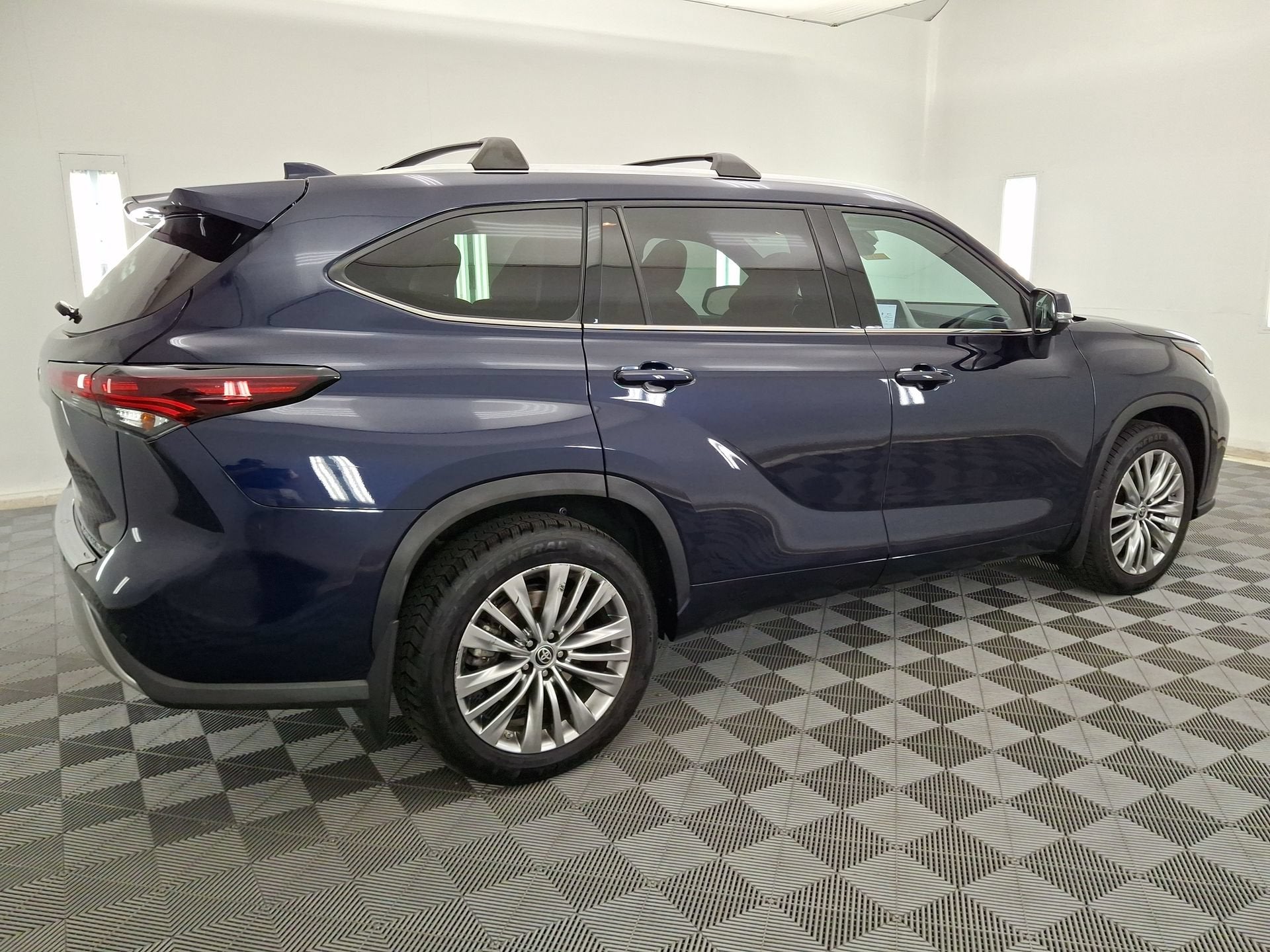 2024 Toyota Highlander Platinum
