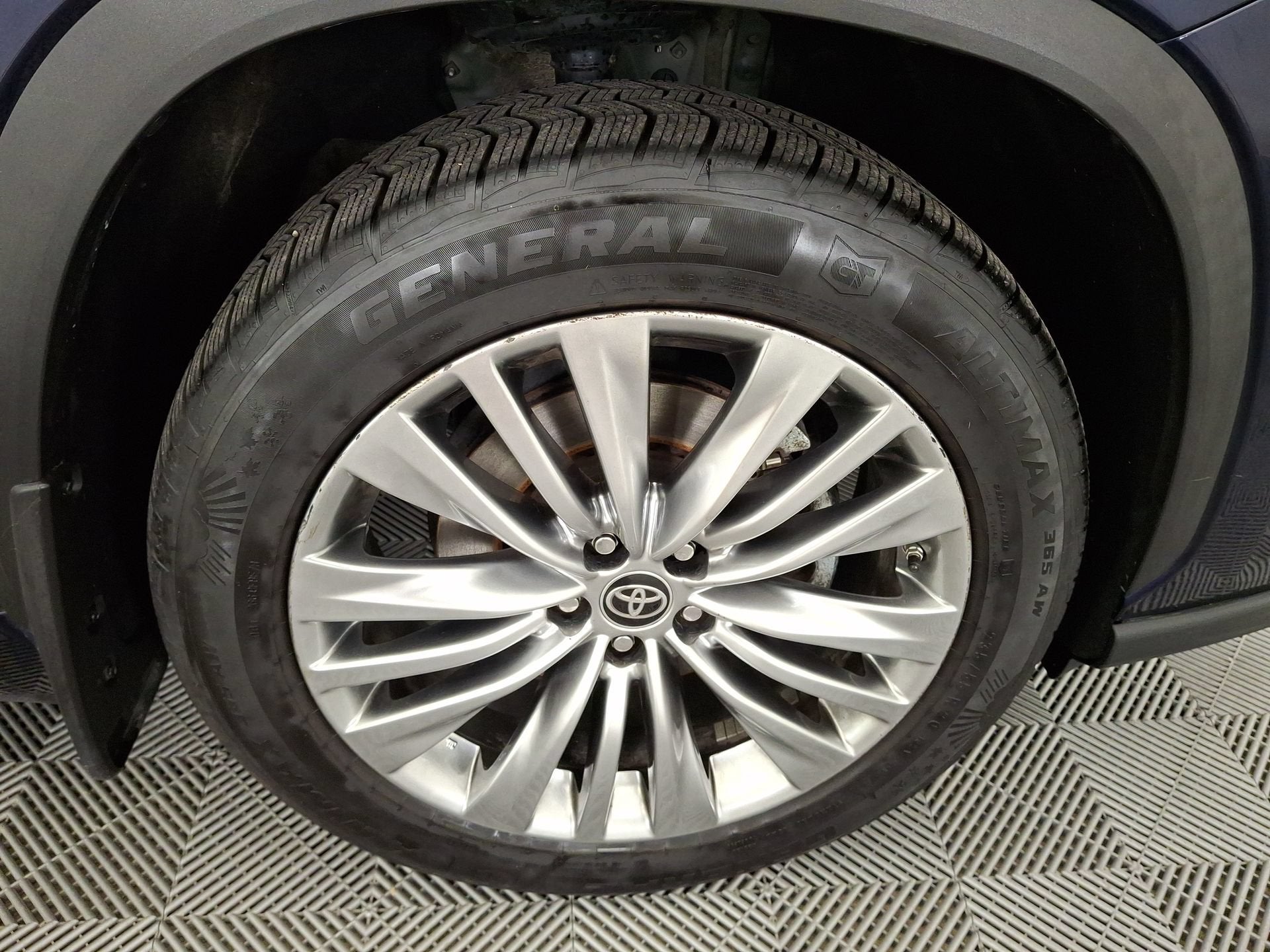 2024 Toyota Highlander Platinum