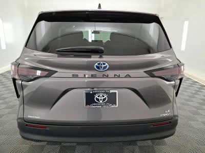 2024 Toyota Sienna LE