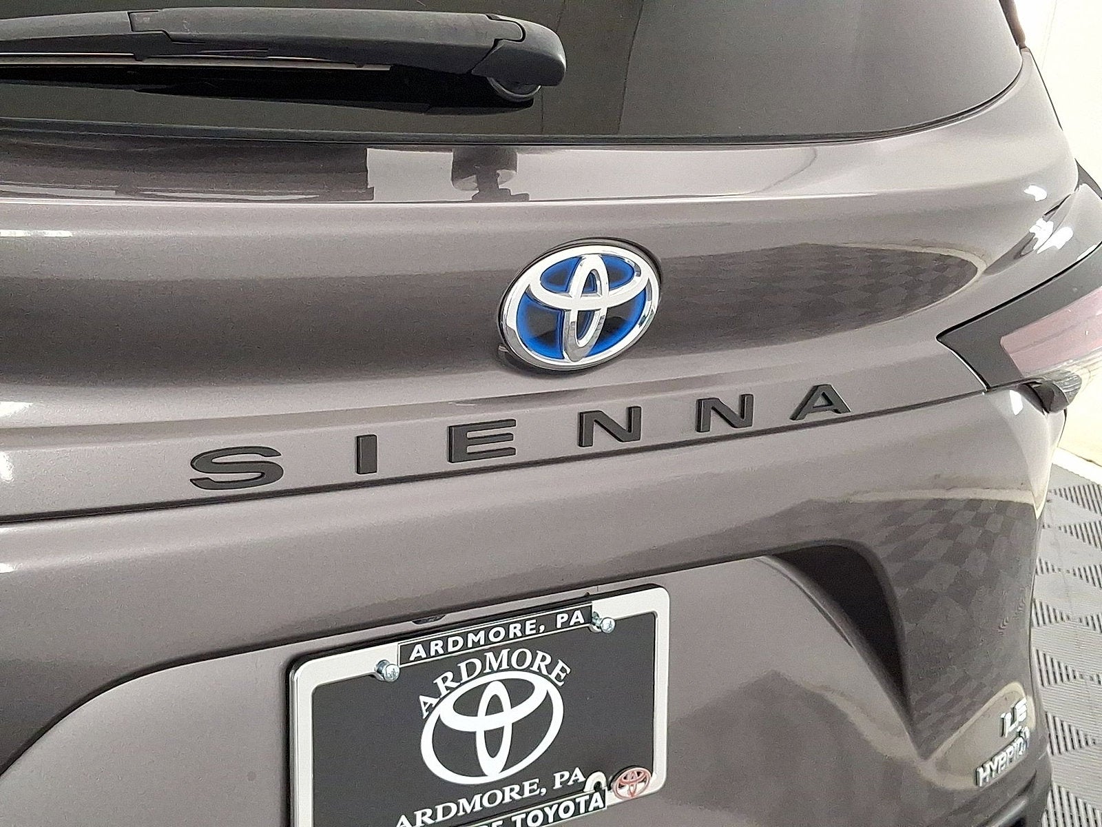 2024 Toyota Sienna LE