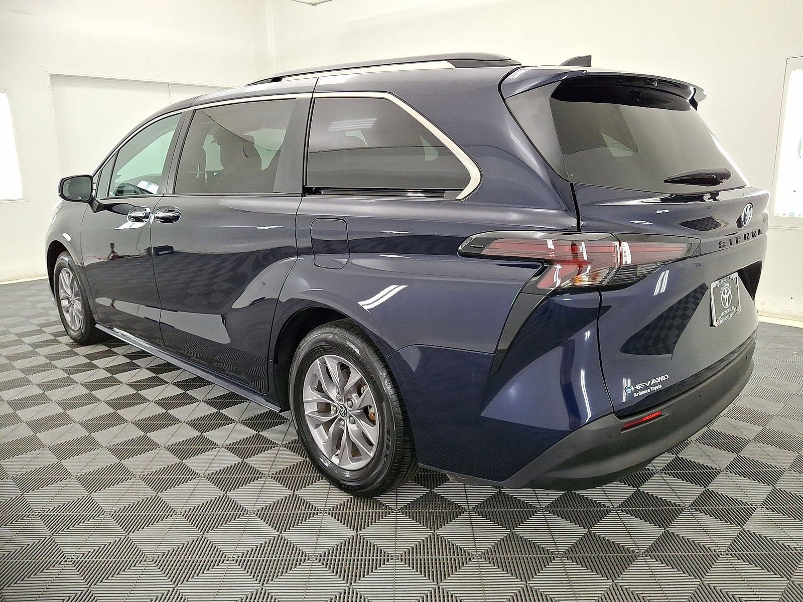 2025 Toyota Sienna XLE