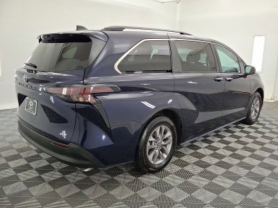 2025 Toyota Sienna XLE