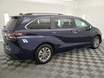 2025 Toyota Sienna XLE