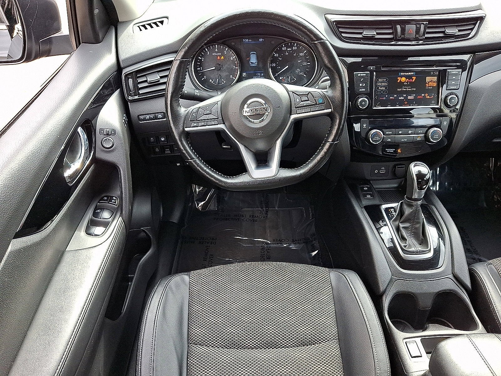 2022 Nissan Rogue Sport SV
