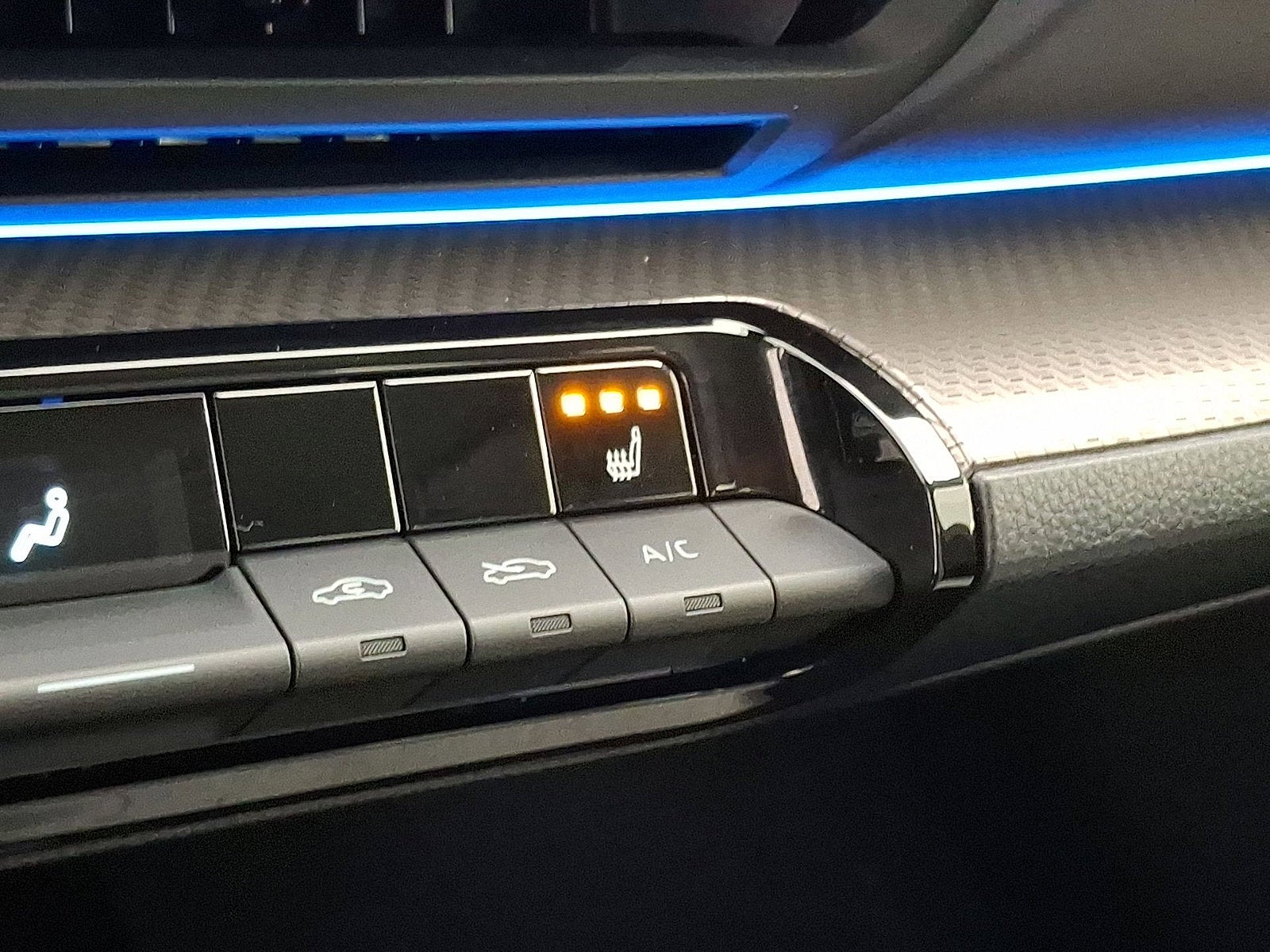 2025 Toyota Prius XLE