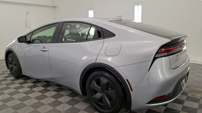2025 Toyota Prius LE